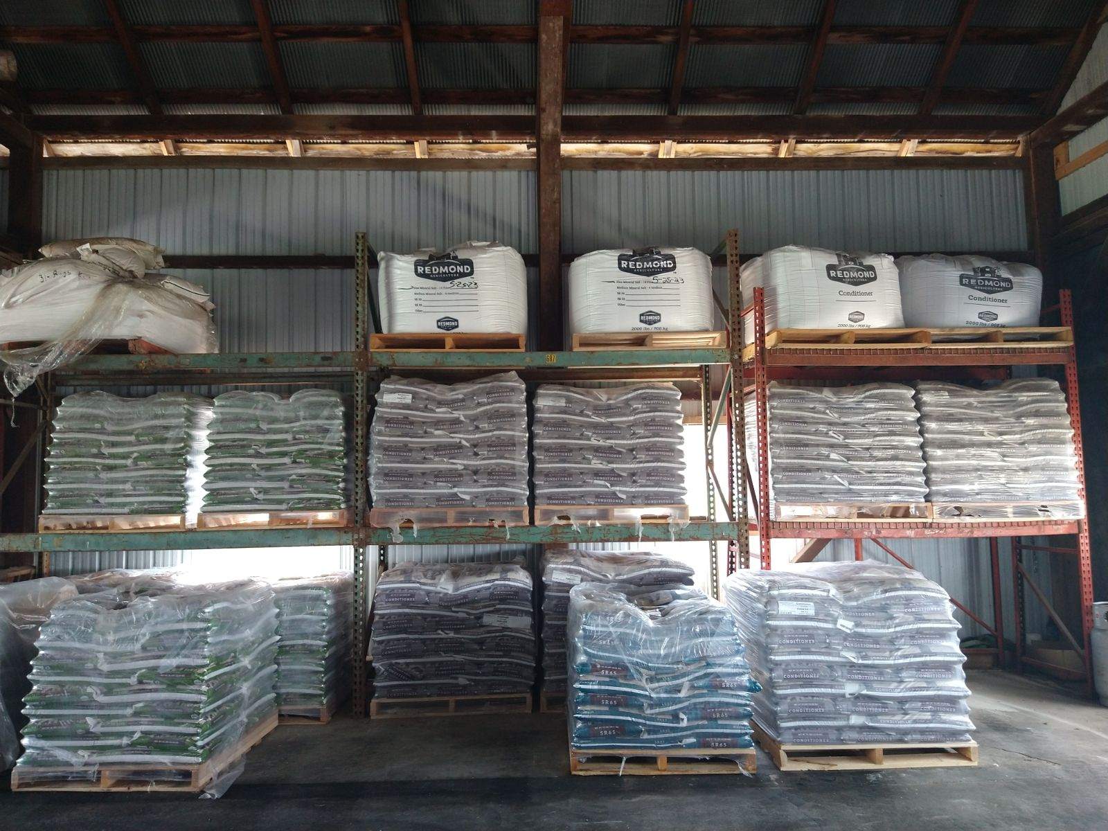Animal minerals. Nutrition, Animal health